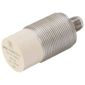 Ein zylindrischer Sensor mit Metallgewinde und Kunststoffspitze, verwendet zur Erkennung oder Messung von Objekten in industriellen Anwendungen.