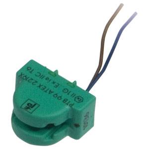 Grün-blauer elektrische Anschlussklemme mit Kabeln, geeignet für 24V DC Anwendungen, Modellnummer deutlich lesbar auf der Oberfläche.