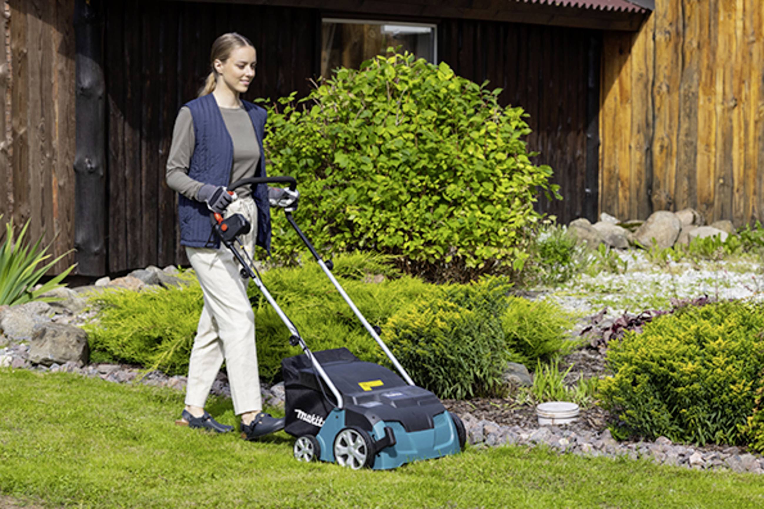 Makita UV3200 Elektro Vertikutierer Arbeitsbreite 32 cm