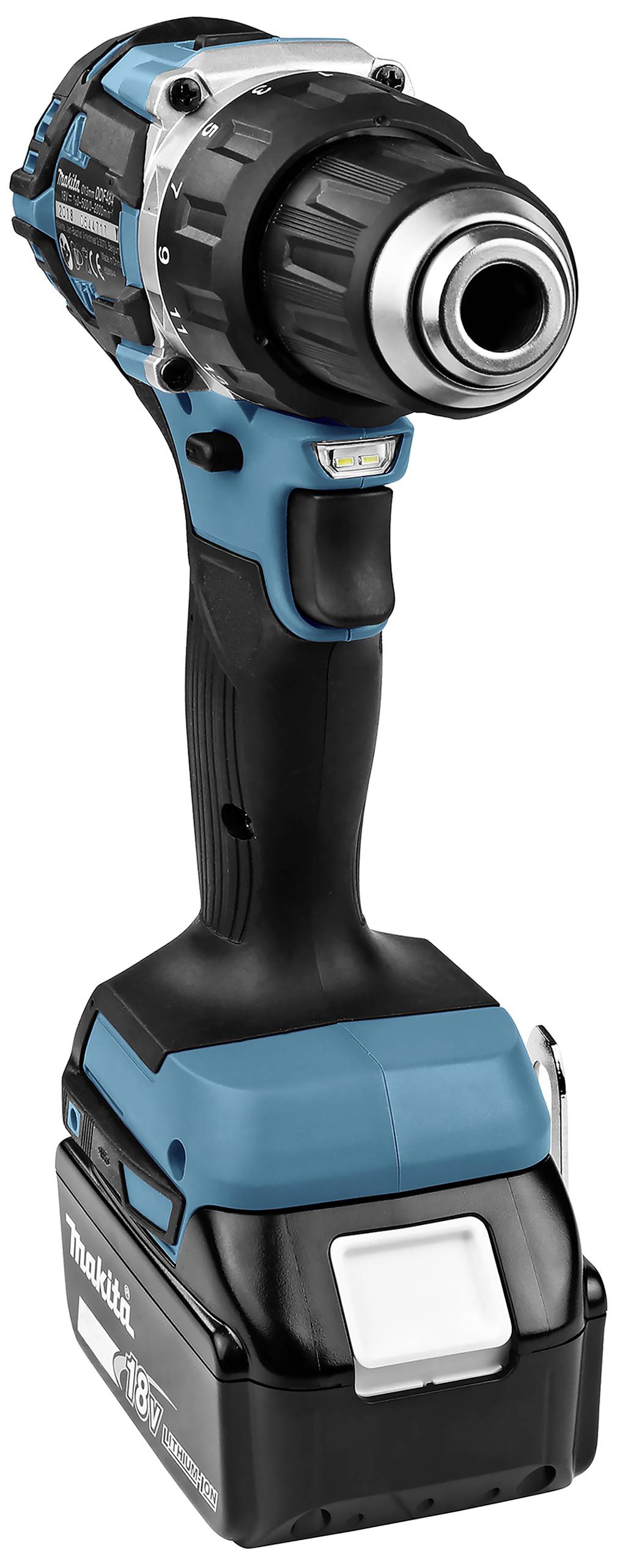 Ein blauer und schwarzer Akkuschrauber, der aufrecht steht. Er zeigt das Markenlogo und hat ein robustes, ergonomisches Design.