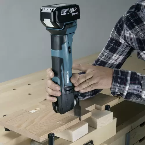 Makita DTM51RT1J3 Akku-Multifunktionswerkzeug 18 V 5 Ah Anzahl mitgelieferte Akkus 1 Makita DTM51RT1J3 Akku-Multifunktionswerkzeug 18 V 5 Ah Anzahl mitgelieferte Akkus 1