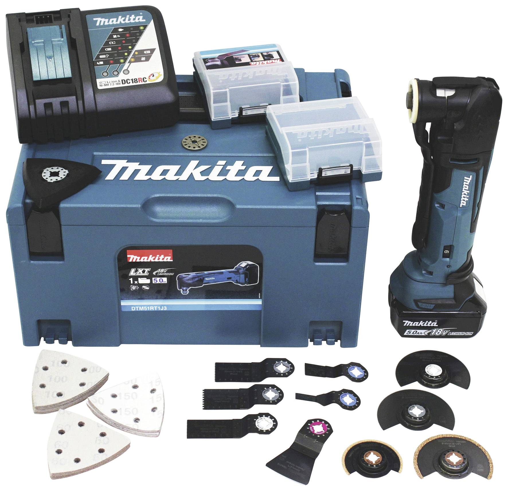 Ein Multifunktionswerkzeug-Set von Makita mit verschiedenen Aufsätzen, Ladegerät und zwei Akkus auf einem blauen Werkzeugkoffer.