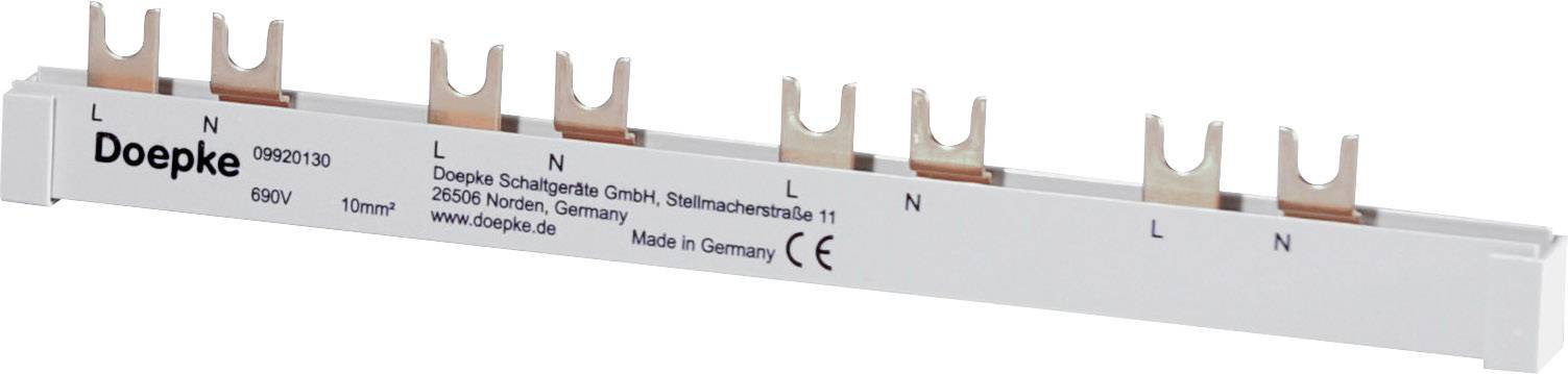 Ein Phasenschiene von Doepke mit sechsmaliger Klemmanordnung, markiert mit 'L' und 'N', für elektrische Anschlussverbindungen. Montiert in Deutschland.