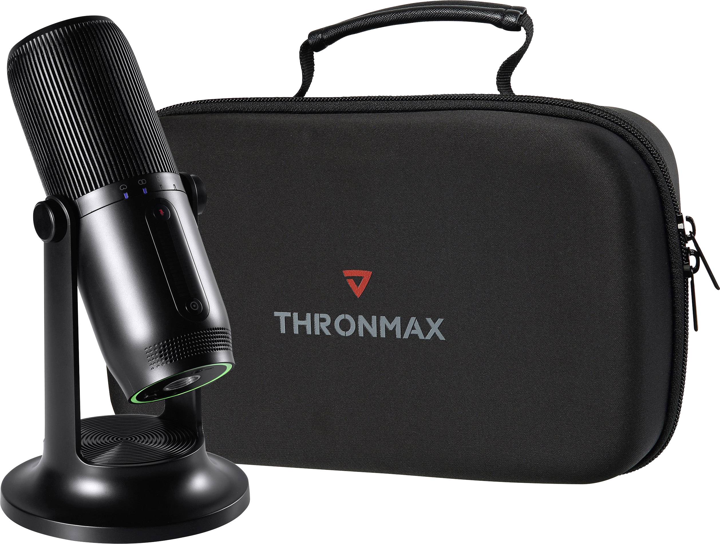 Schwarzes Mikrofon auf Ständer neben schwarzer Tragetasche mit der Aufschrift 'THRONMAX'.
