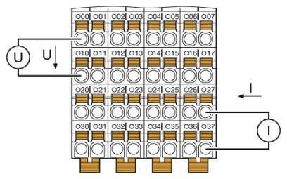 Blockklemmen-Diagramm mit gekennzeichneten Klemmen für Spannung (U) und Strom (I), zeigt Anordnung und elektrische Verbindungspunkte.