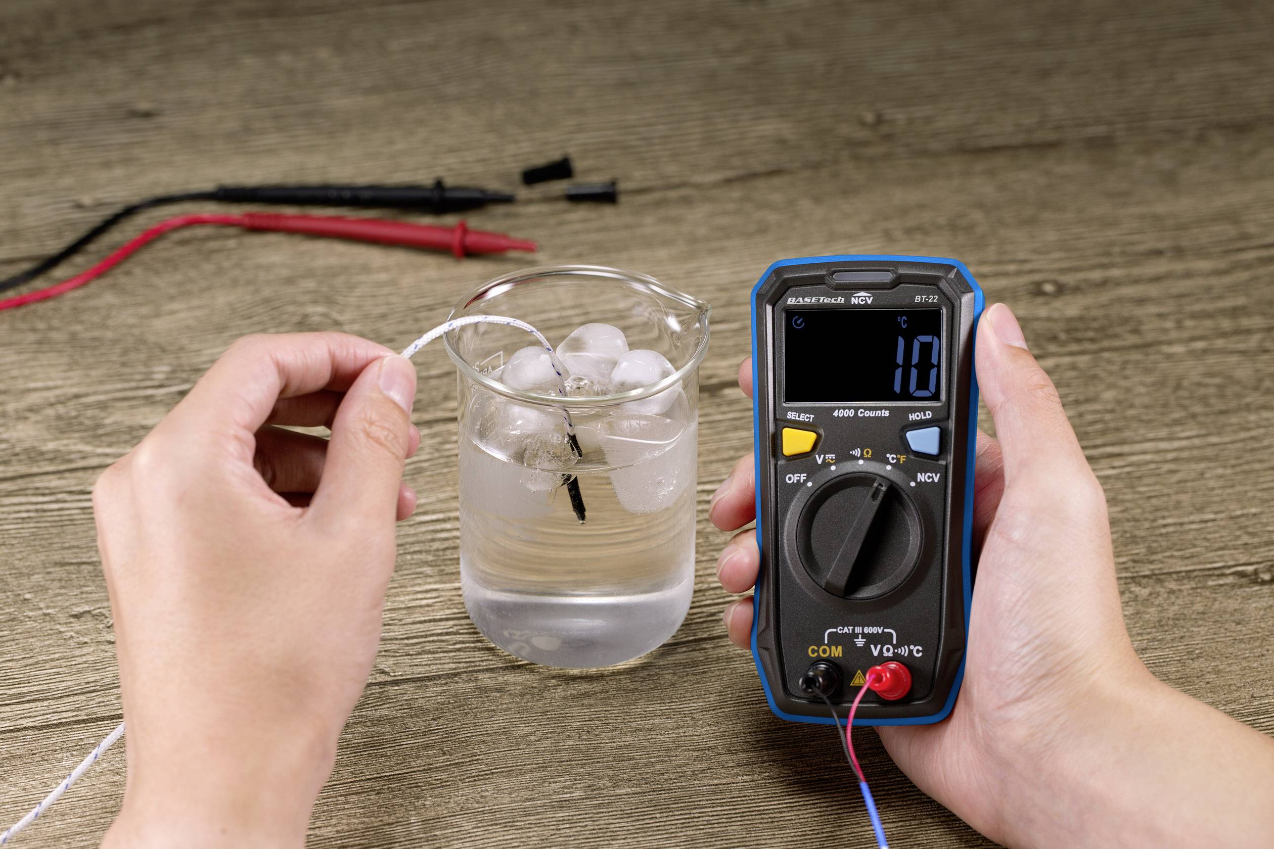 Basetech BT-22 Hand-Multimeter digital CAT III 600V Anzeige (Counts): 4000