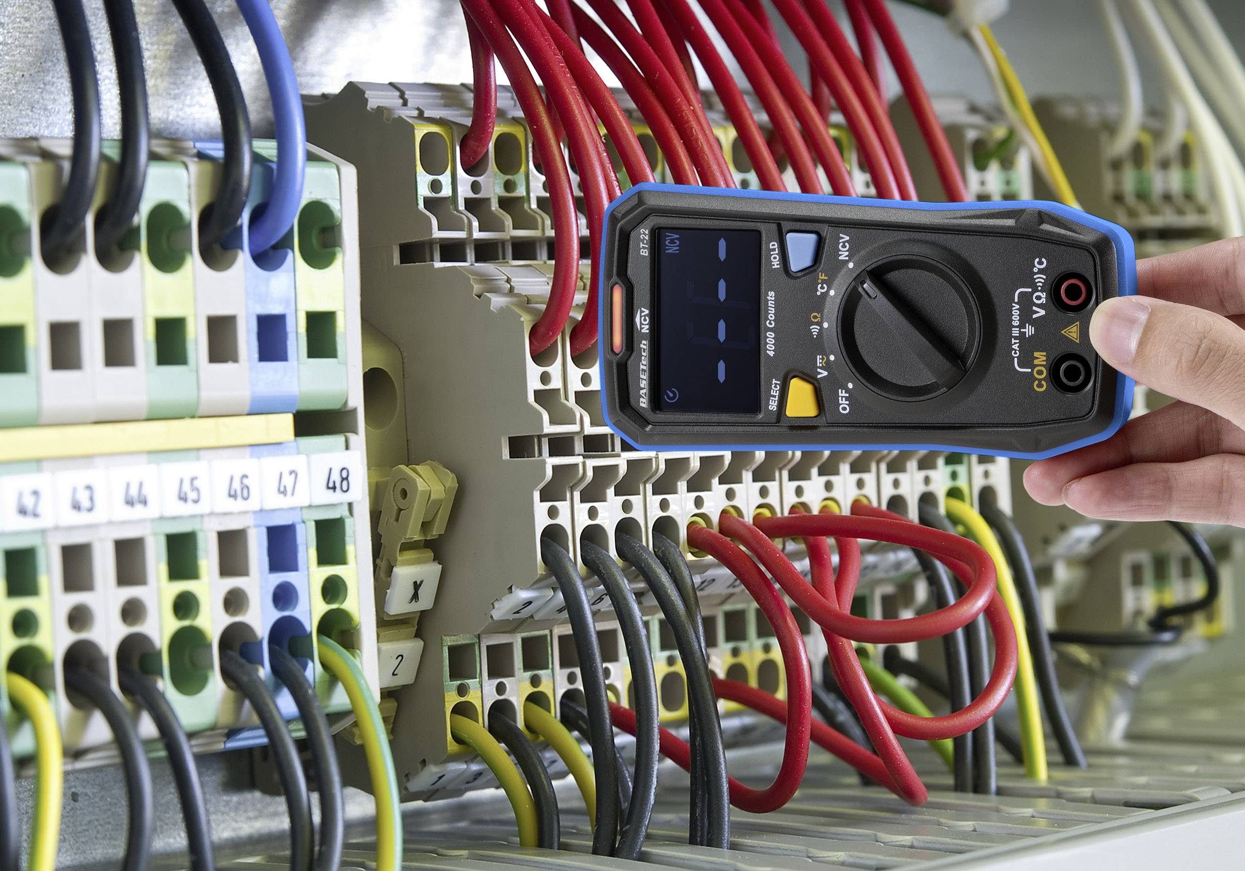 Basetech BT-22 Hand-Multimeter digital CAT III 600V Anzeige (Counts): 4000