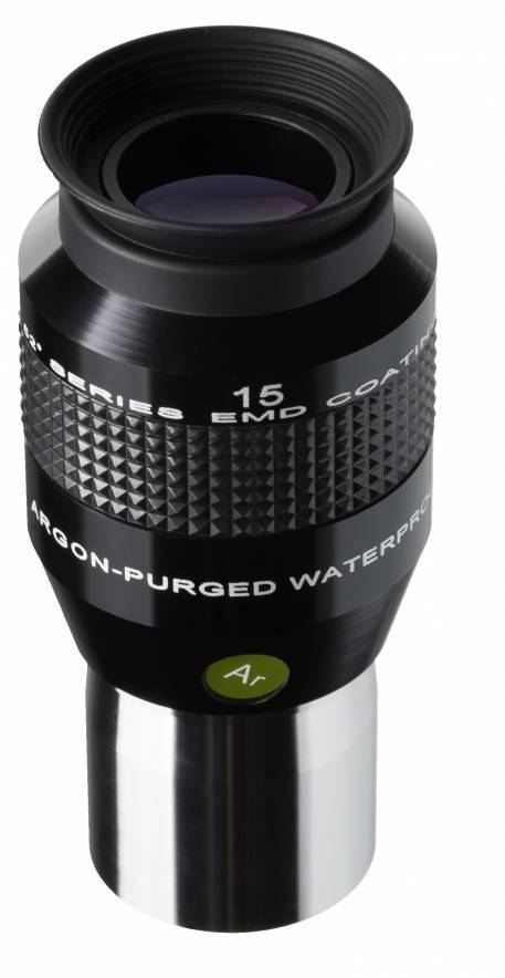 Ein schwarzes, zylindrisches Okular mit silbernem Text, das für Teleskope verwendet wird. Text: '15 ARGON-PURGED WATERPROOF'.