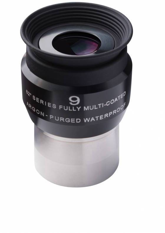 Ein Okular mit der Aufschrift '82° Series Fully Multi-Coated Argon-Purged Waterproof', hauptsächlich in Schwarz und Silber gestaltet.