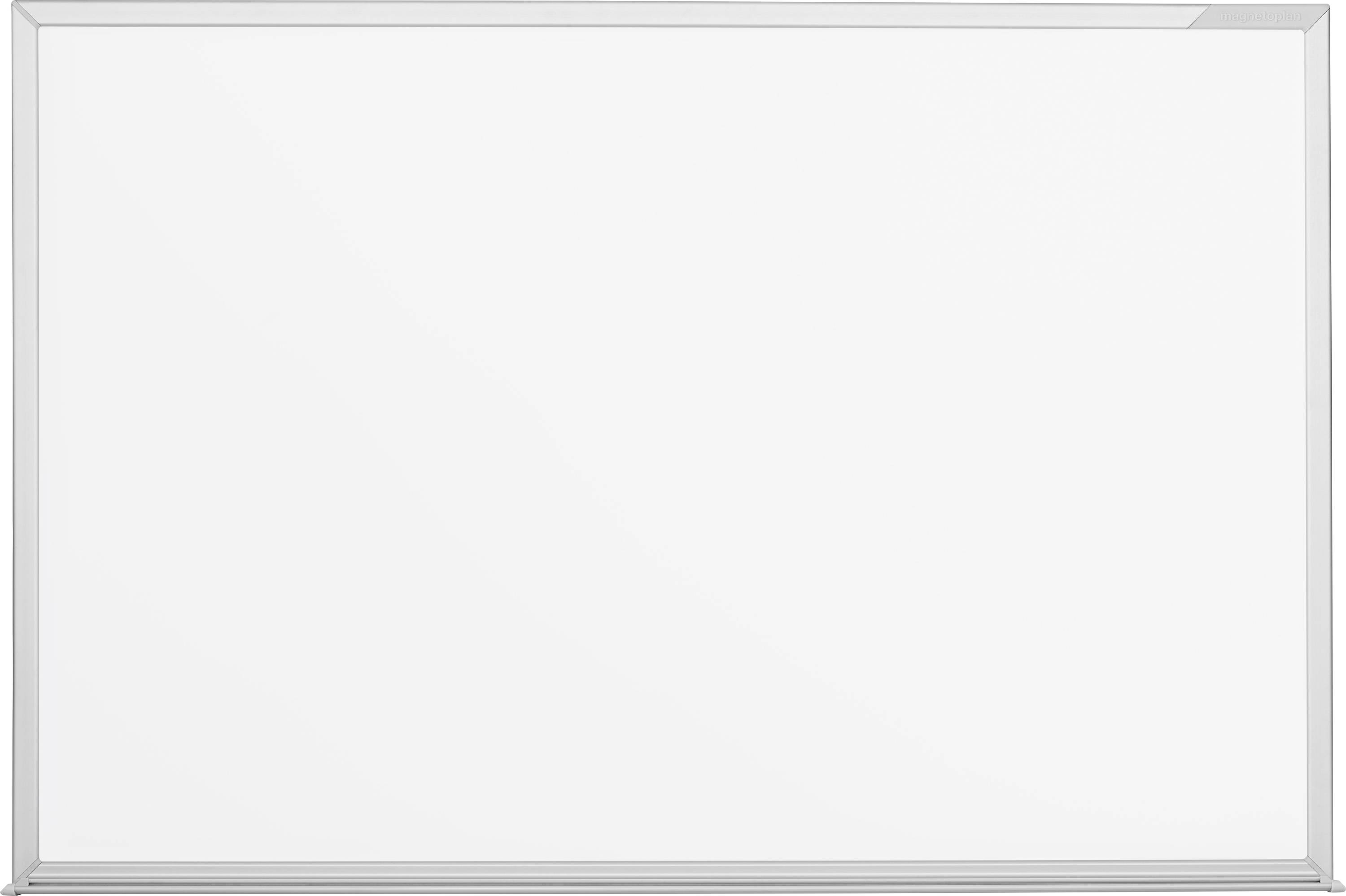 Leeres Whiteboard mit silbernem Rahmen, leer gezeigt und bereit zum Schreiben oder für Präsentationen.