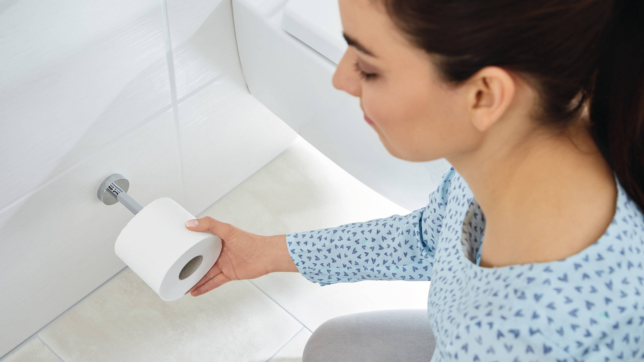 Tesa SMOOZ Toilettenpapierhalter Klebstoff Metall