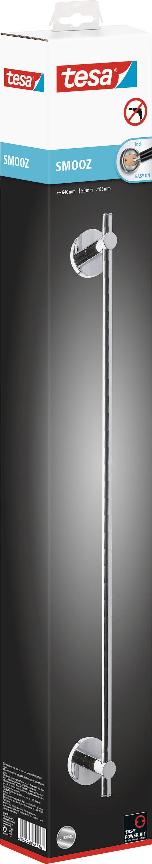 Verpackung einer tesa Badetuchstange SMOOZ aus Edelstahl, zeigt ein Bild der Stange mit Saugnapfbefestigung, ohne Bohren.