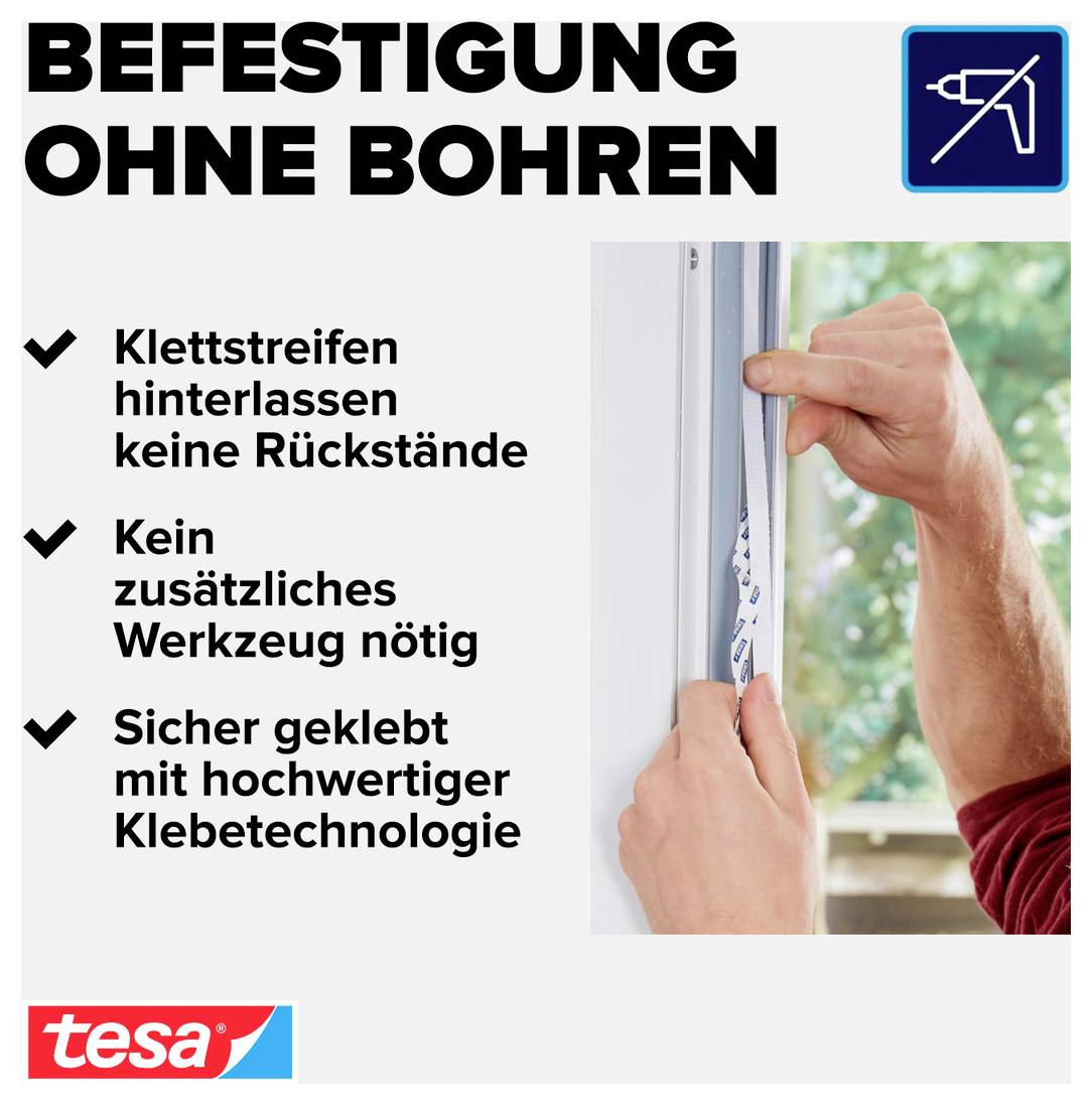 Werbegrafik für tesa: 'Befestigung ohne Bohren' mit drei Vorteilen: rückstandsfrei, kein Werkzeug nötig, sicher geklebt. Hand klebt Streifen am Fensterrahmen.
