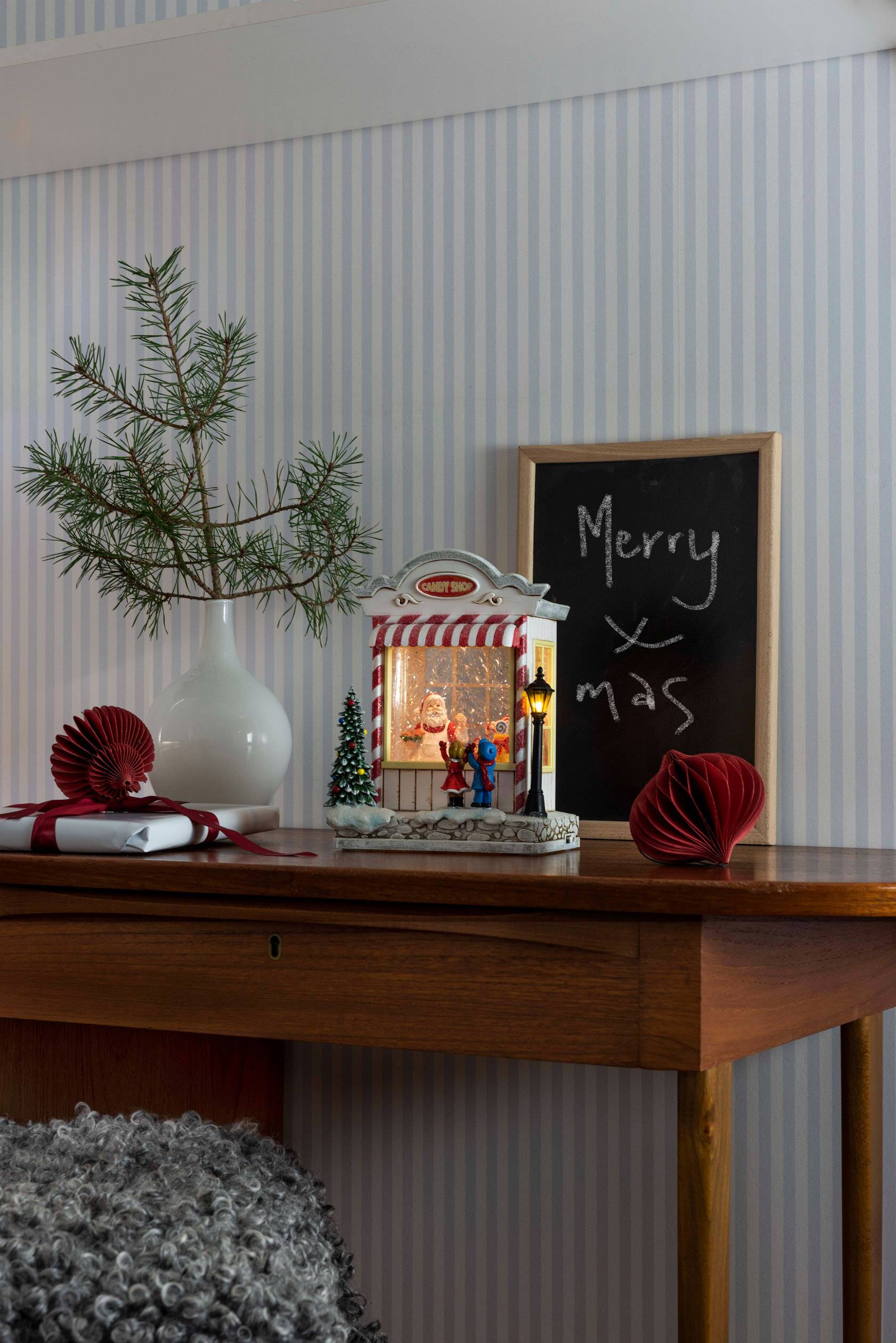 Konstsmide 4369-000 LED-Szenerie Süßwarenladen Warmweiß LED Weiß beschneit, mit Wasser gefüllt, Timer, mit Schalter