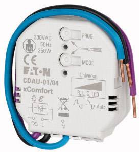 Ein weißer xComfort Universal-Dimmer von EATON für 230VAC, 50Hz, 250W mit blauen, schwarzen und violetten Kabeln.