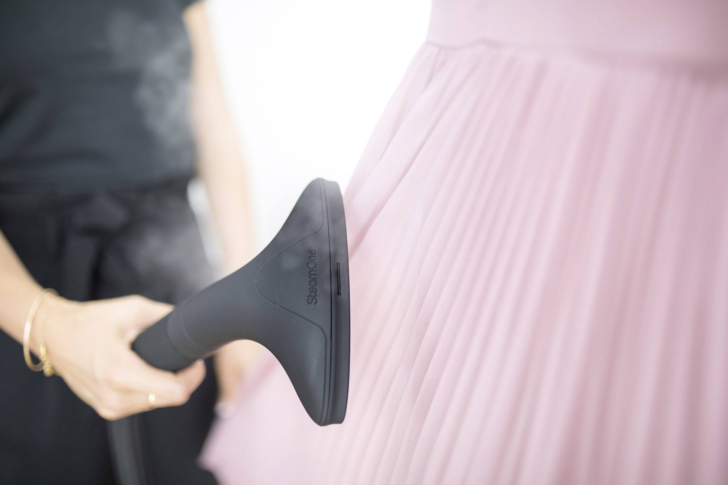 SteamOne Stilys ST70SB Dampfglätter 2000W Schwarz