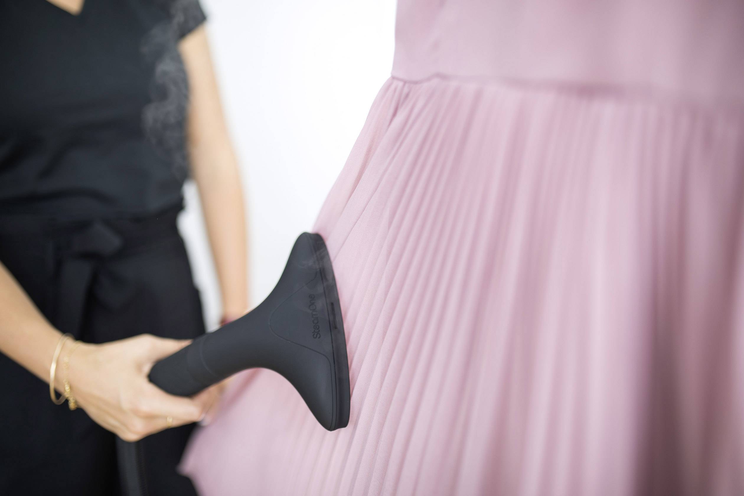 SteamOne Stilys ST70SB Dampfglätter 2000W Schwarz