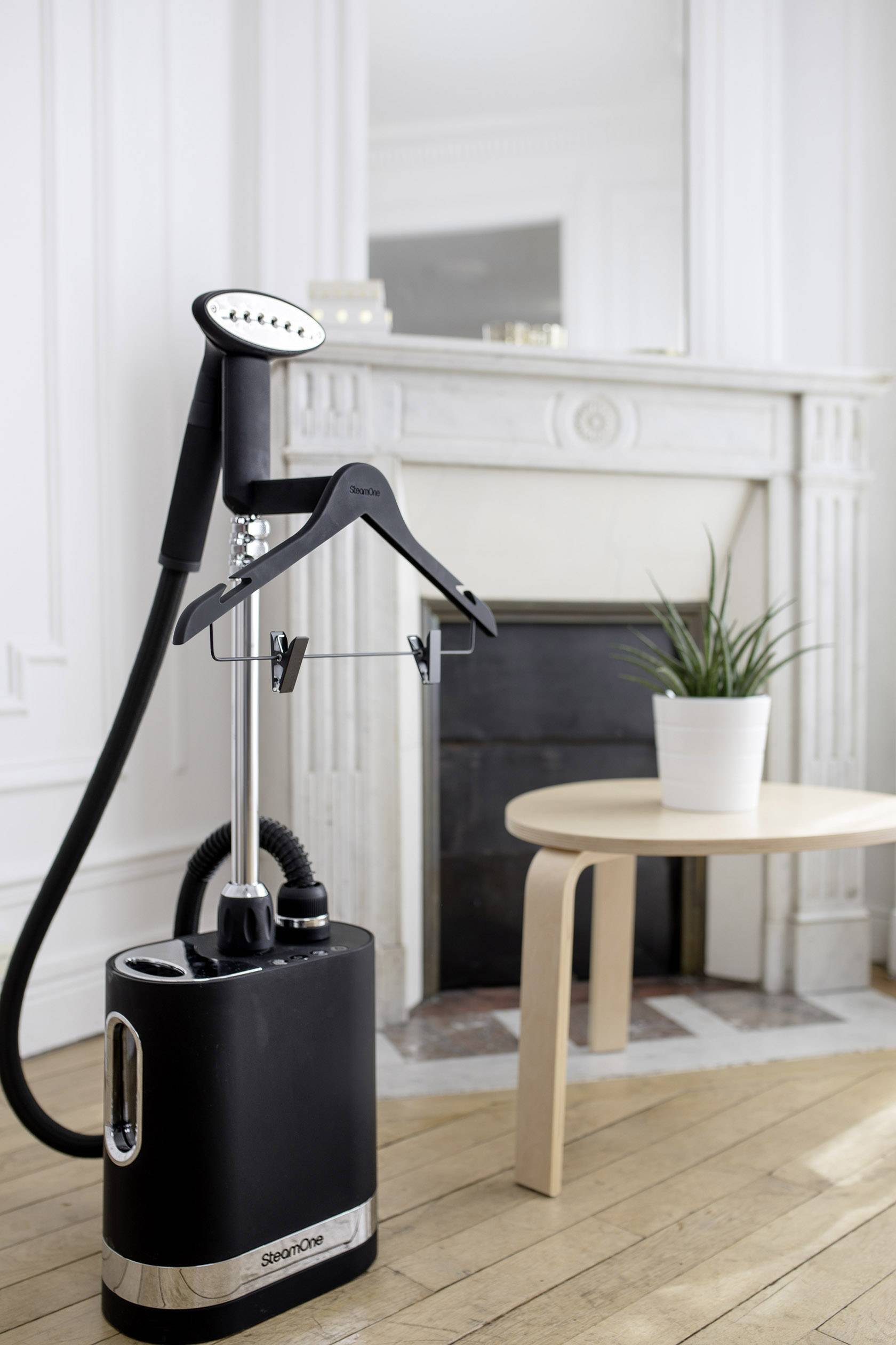 SteamOne Stilys ST70SB Dampfglätter 2000 W Schwarz