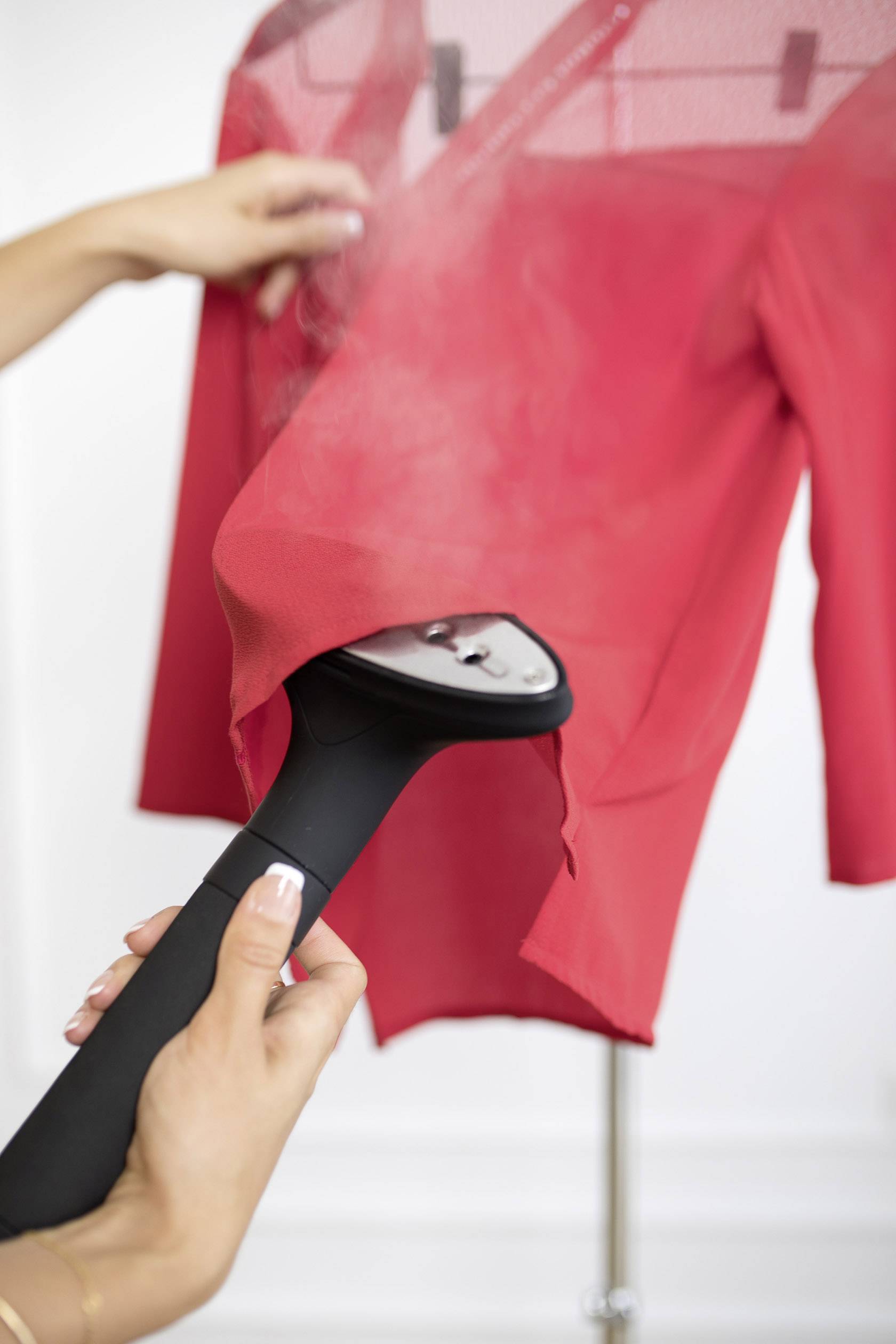 SteamOne Stilys ST70SB Dampfglätter 2000W Schwarz