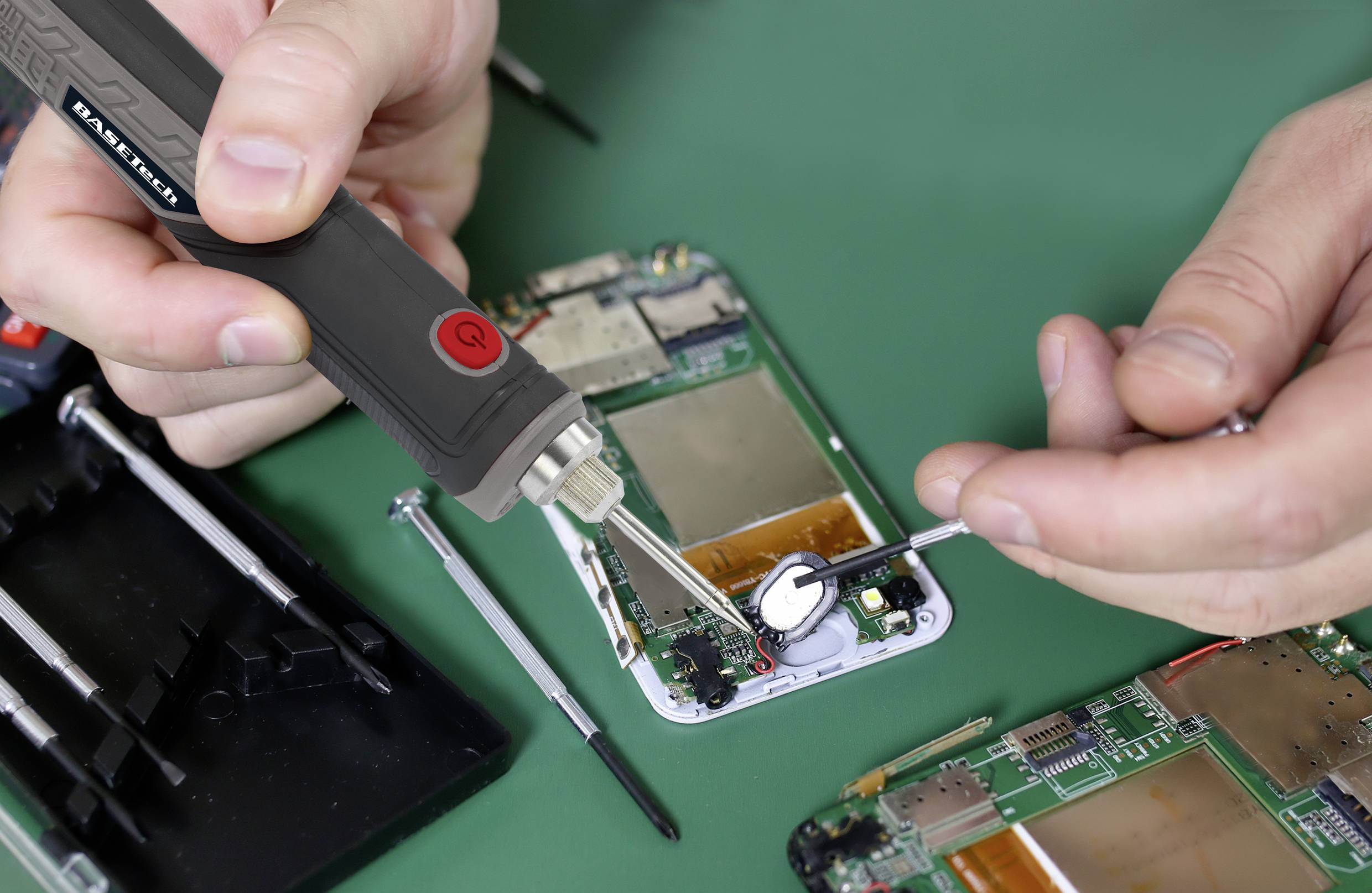 Basetech LWK-300 Lötkolben-Set 4 V 7 W 300 °C (max)