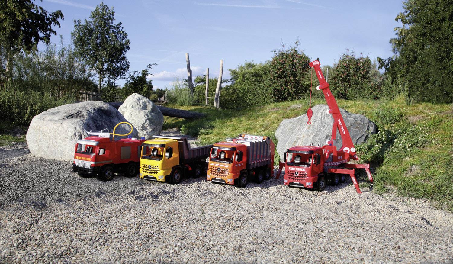LENA GIGA TRUCKS Müllwagen Arocs mit Aufkleber