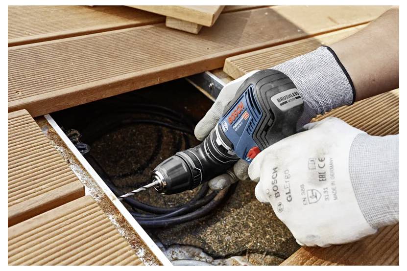 Bosch Professional 06019H3001 Akku-Bohrschrauber 12 V Li-Ion inkl. 2. Akku, inkl. Ladegerät, inkl. Koffer