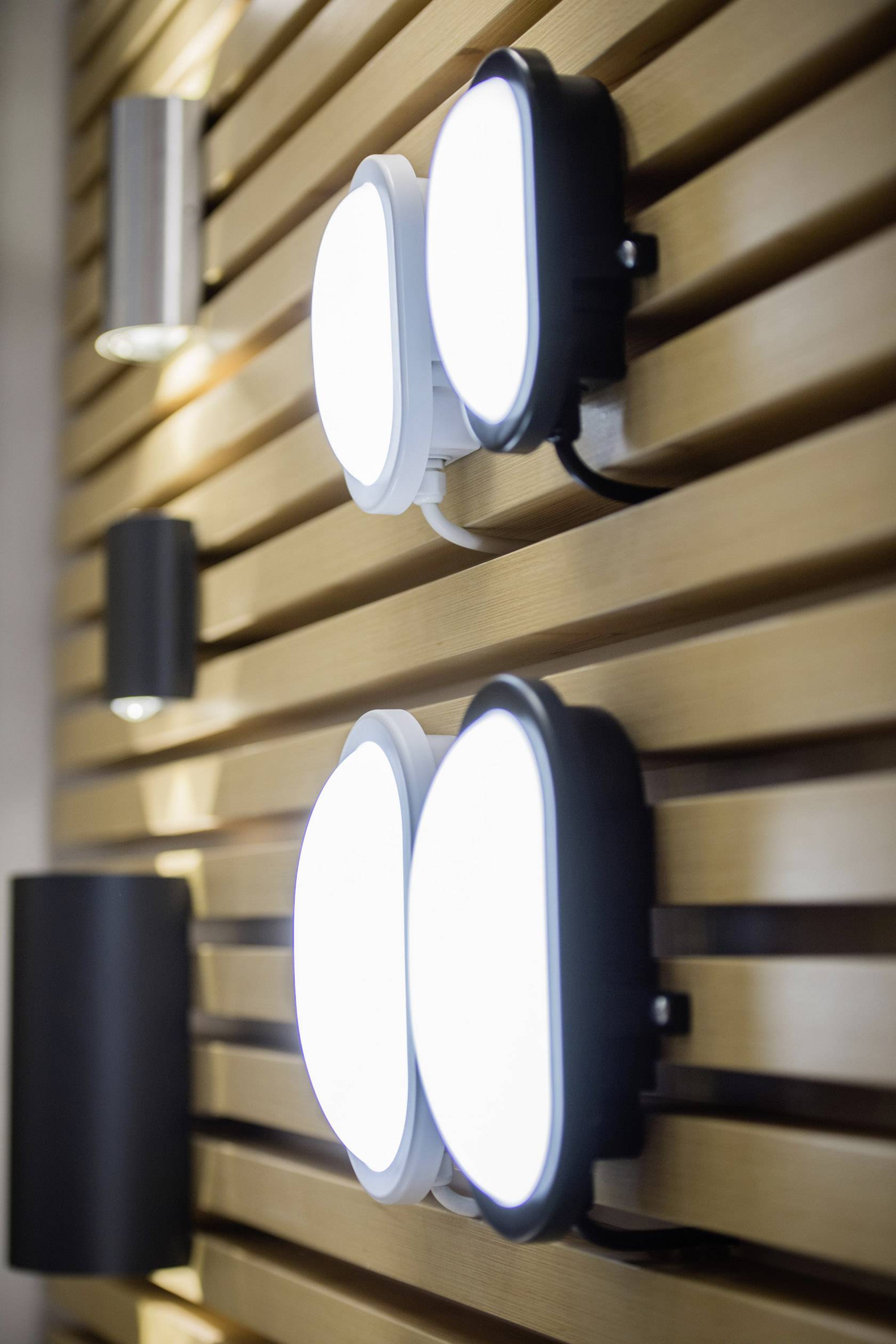 LEDVANCE LED BULKHEAD (EU) L LED-Feuchtraumleuchte LED LED fest eingebaut 11 W Kaltweiß Weiß