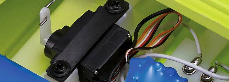 Amewi Rennkatamaran Adventure RC Motorboot RtR 450 mm