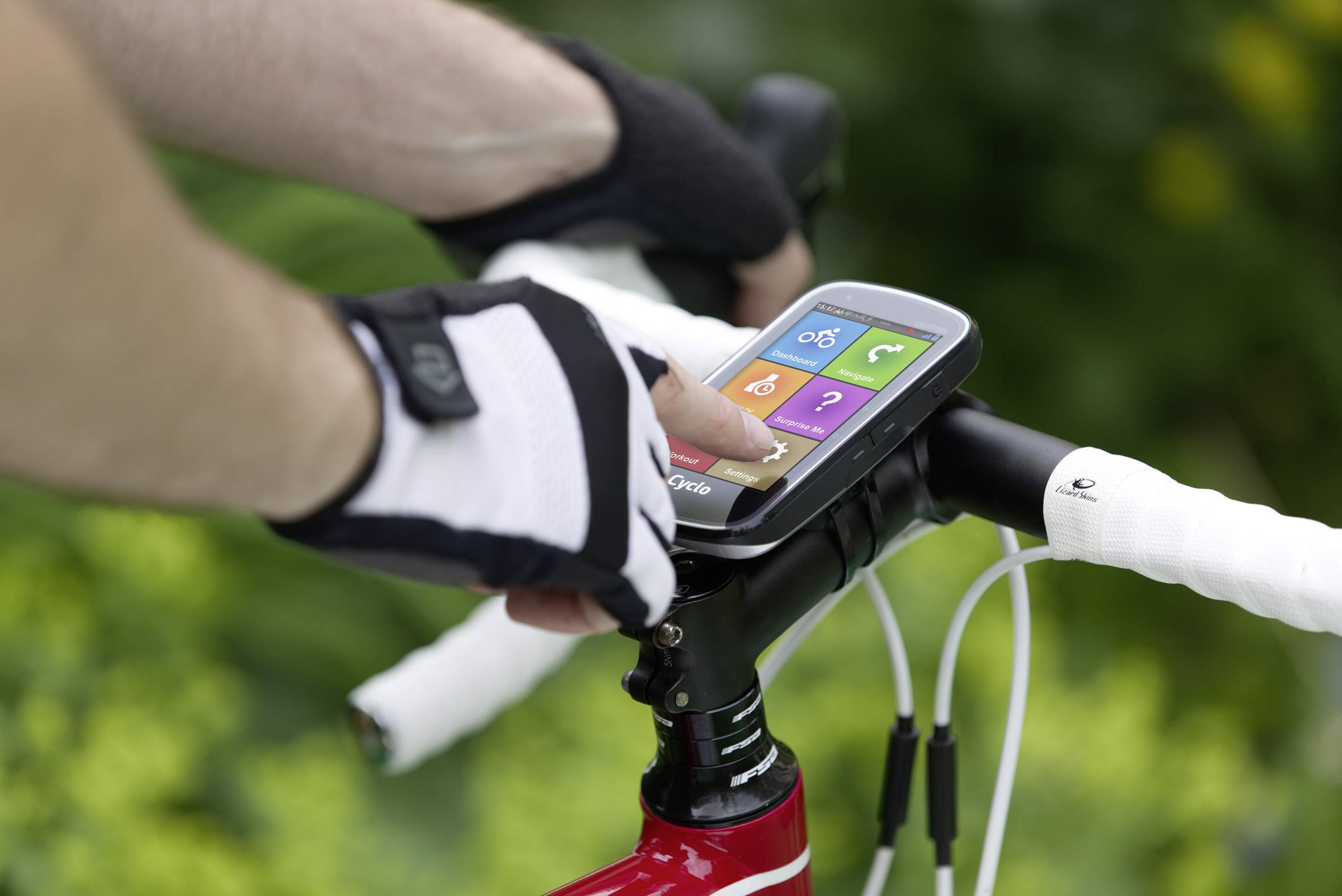 MIO CYCLO 405 Fahrrad-Navi Fahrrad Europa spritzwassergeschützt, Bluetooth®, GPS