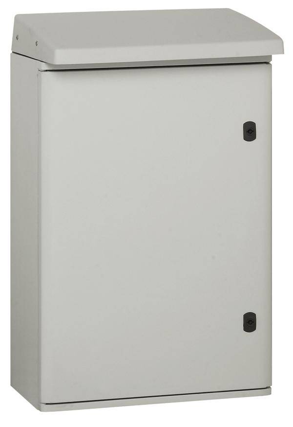 Ein grauer, rechteckiger Metallkasten mit einer vorderen Tür, geeignet zur Aufbewahrung elektrischer oder elektronischer Geräte.