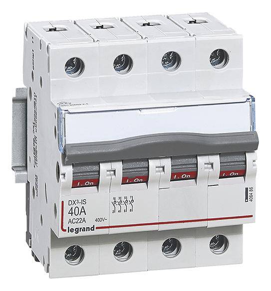 Ein grauer elektrischer Schutzschalter mit vier Schaltstellungen ist zu sehen. Beschriftet '40A', 'AC22A', '400V' und 'legrand'.