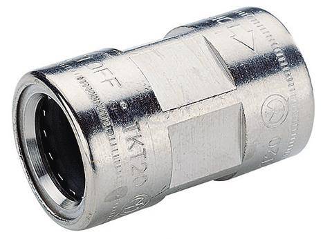 Silberner Metallverbinder, zylinderförmig, mit Prägungen und Symbolen auf der Oberfläche. Wird zur Verbindung von Rohren verwendet.