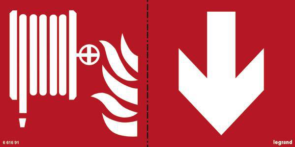 'Feuerlöschschlauch' Symbol mit Pfeil nach unten auf rotem Hintergrund, weist auf die Position eines Feuerlöschschlauches hin.