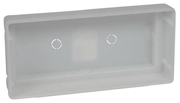 Rechteckige Plastikbox mit zwei runden Öffnungen an der Innenseite, vermutlich für Elektronikinstallationen geeignet.