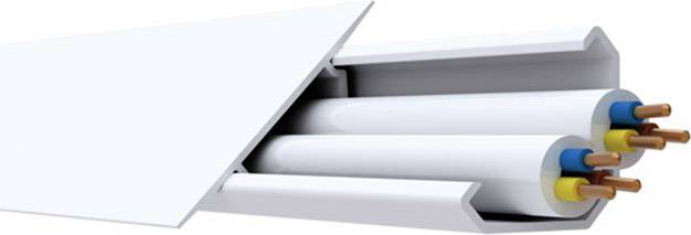 Weiße Kabelkanäle mit geöffnetem Deckel zeigen mehrere isolierte Kabel mit farbigen Drähten, geeignet für sauberes Kabelmanagement.