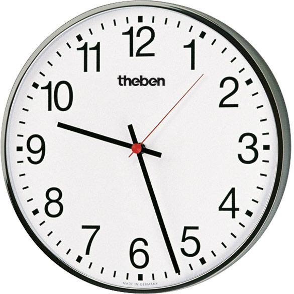 Analoge Wanduhr mit weißem Zifferblatt und schwarzen Zahlen zeigt 10:10 Uhr. Minutenzeiger ist senkrecht, Stundenzeiger leicht geneigt.