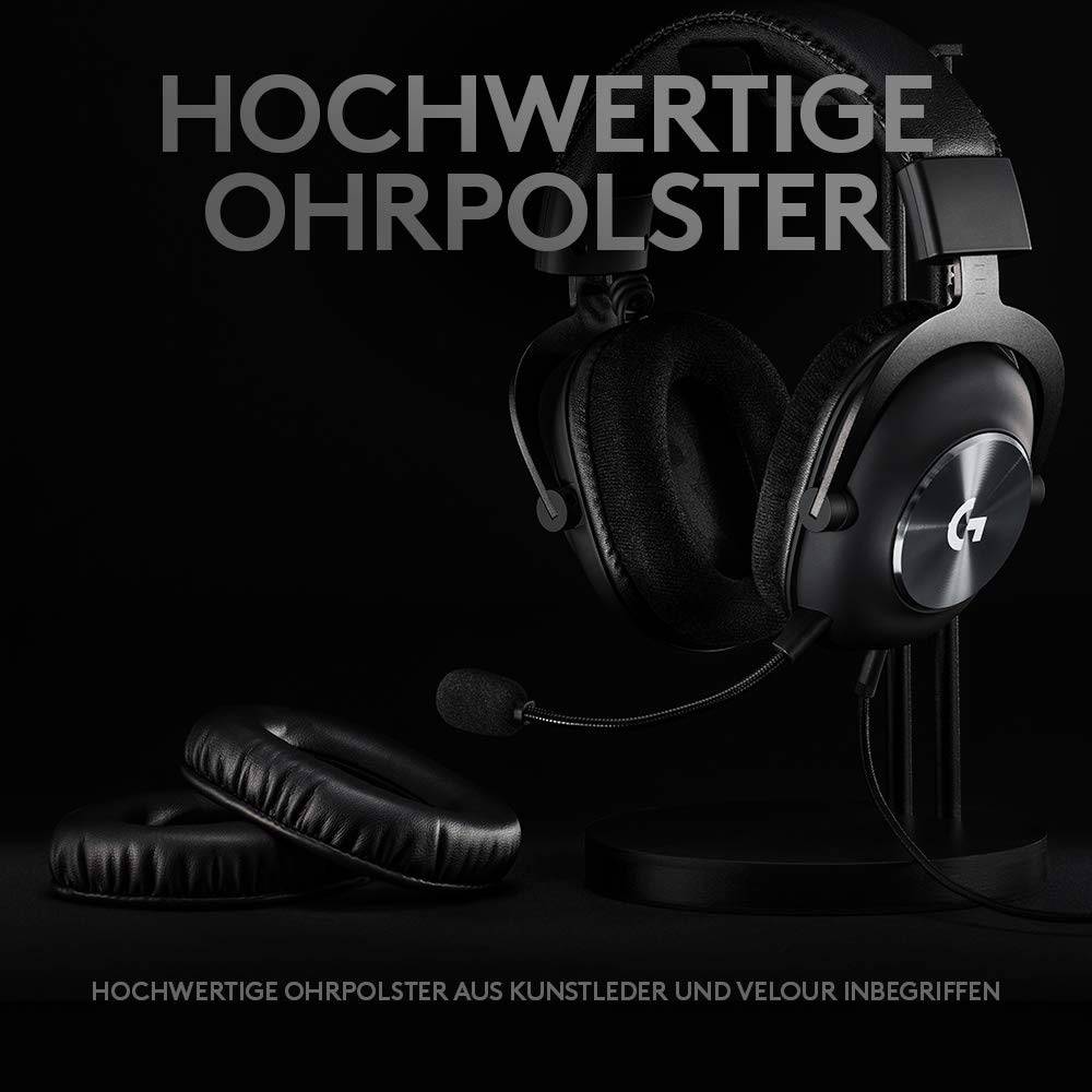 'Hochwertige Ohrpolster aus Kunstleder und Velour' steht über einem Paar Kopfhörer und zwei Ersatz-Ohrpolstern.
