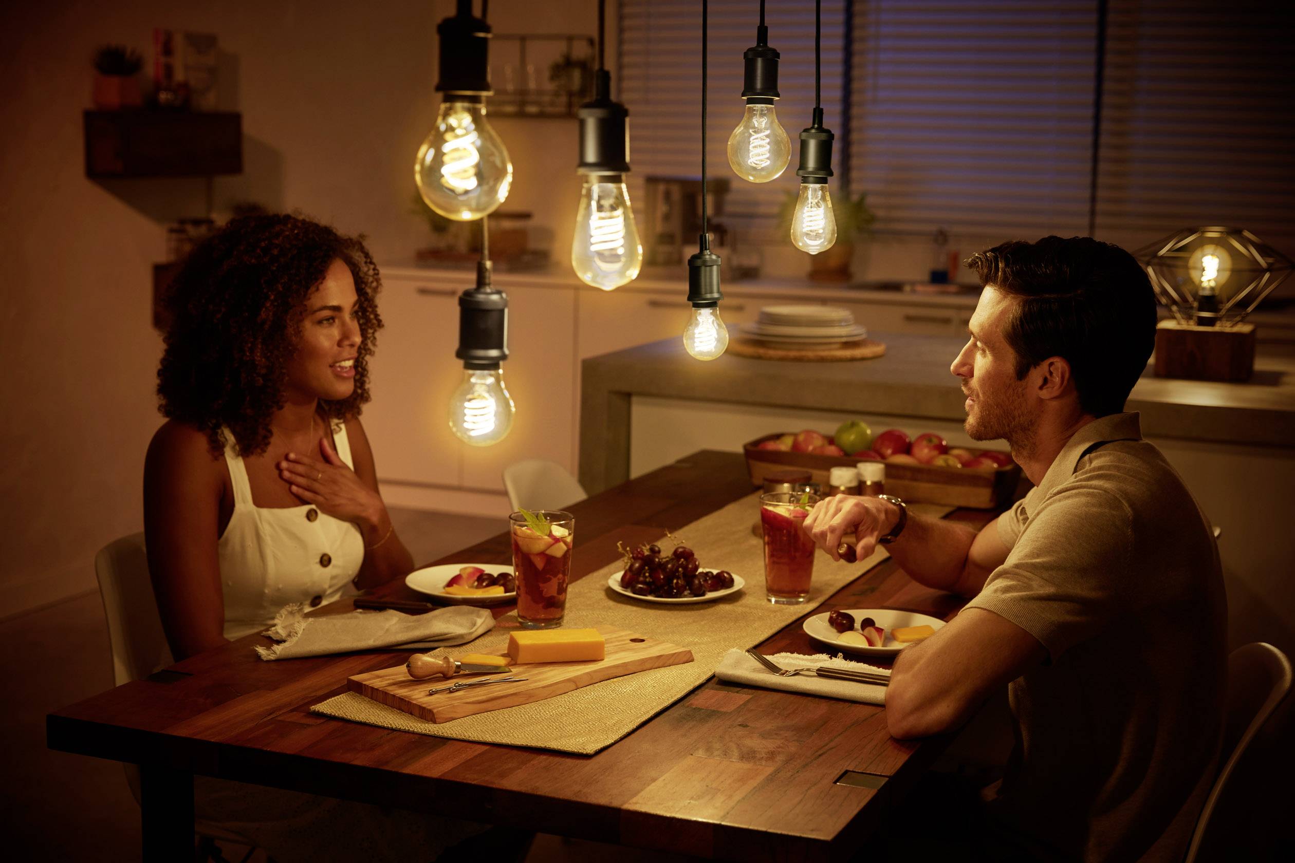 Philips Lighting Hue LED-Leuchtmittel (einzeln) 929002241201 EEK: G (A - G) E27 7W Warmweiß EEK: G (A - G)