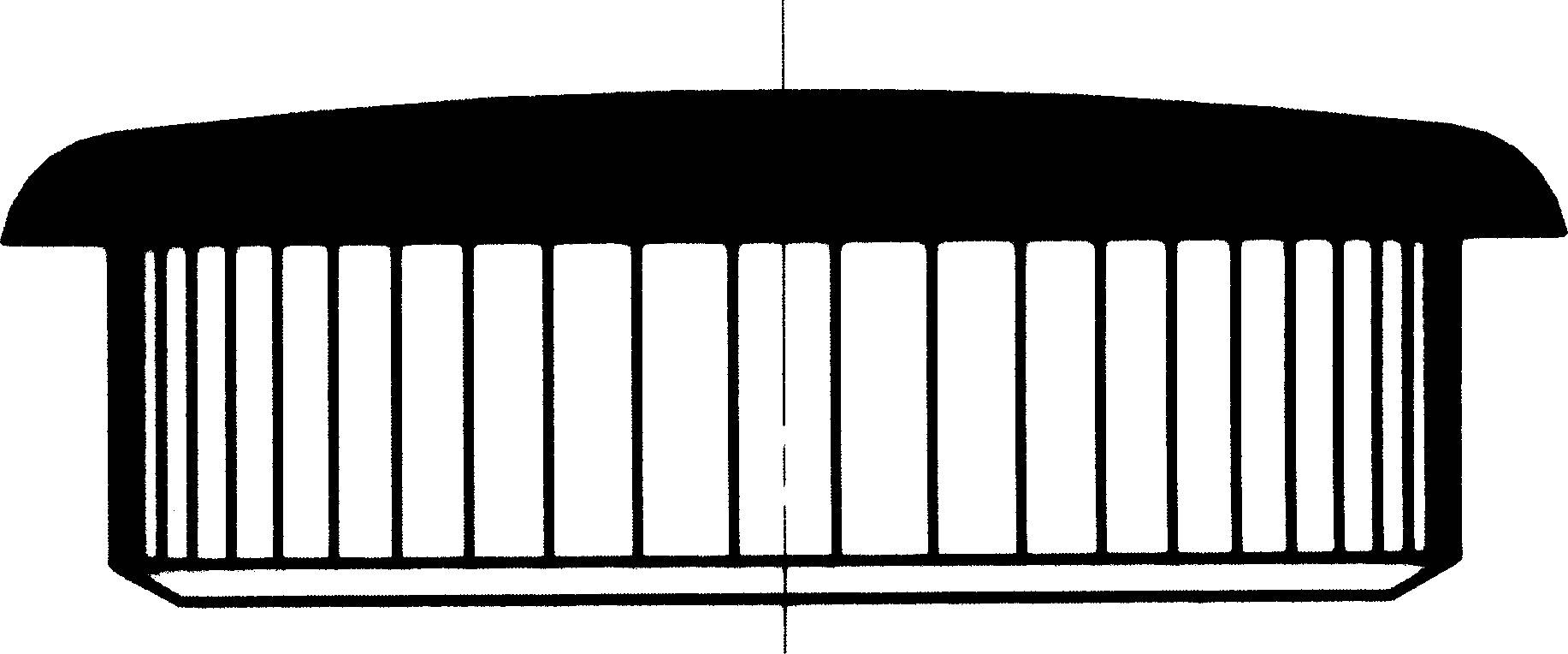 Ein Querschnitt eines runden Gebäudes mit Säulen und großem Dach, das an ein klassisches Tempel- oder Pavillon-Design erinnert.