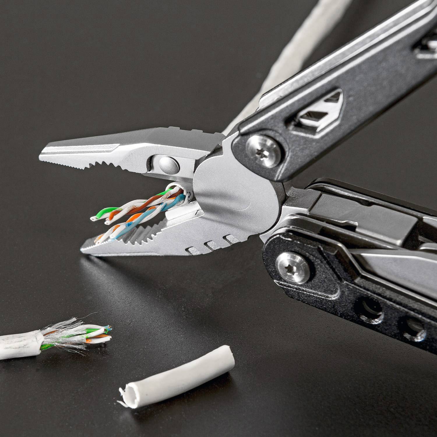 True Utility Handyman TU181 Multitool mit Holster, mit Bit-Set Anzahl Funktionen 10 Schwarz, Edelstahl