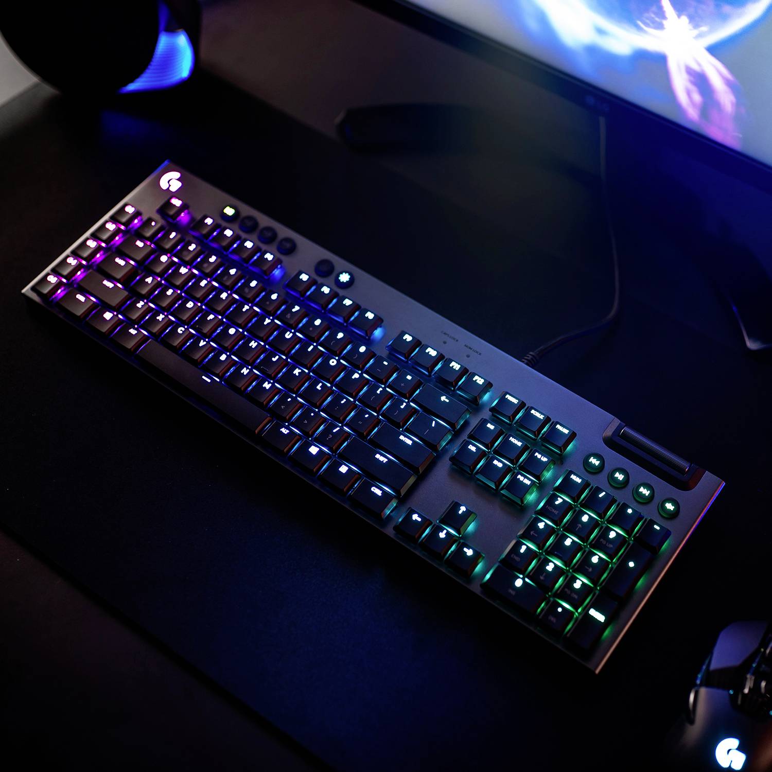 Logitech Gaming G815 LIGHTSYNC RGB Mechanical Gaming Keyboard USB Gaming-Tastatur Beleuchtet, Integrierter Profilspeicher Deutsch