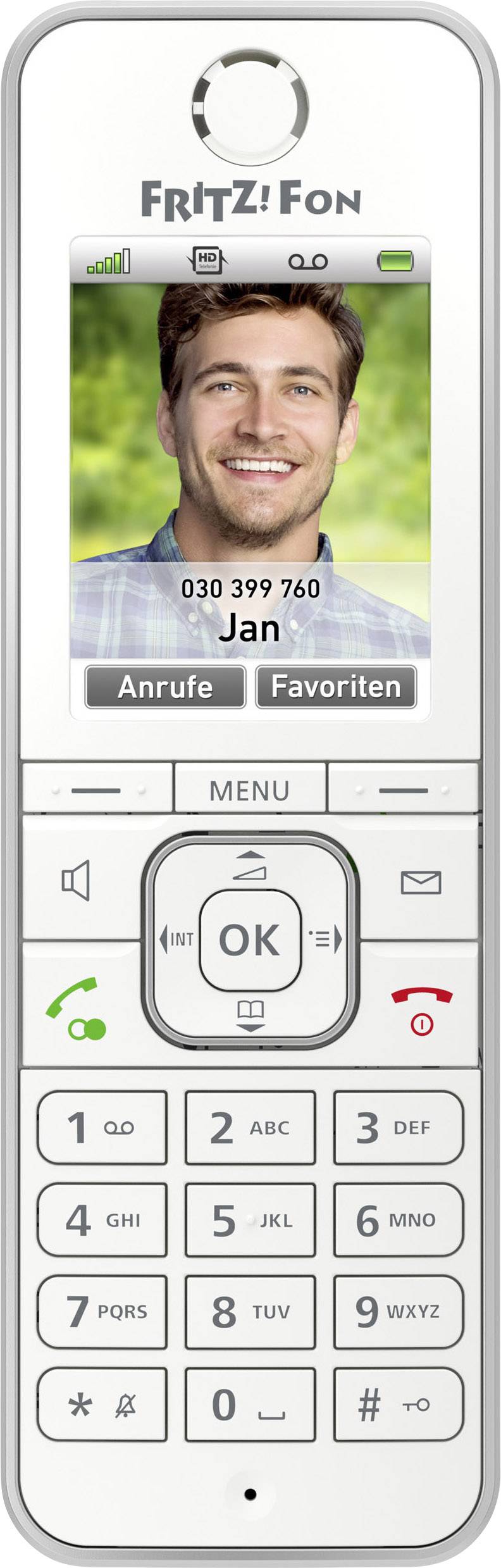 Weißes FRITZ!Fon mit Farbbildschirm zeigt ein Porträtfoto mit der Nummer '030 399 760', Name 'Jan' und Optionen 'Anrufe' und 'Favoriten'.