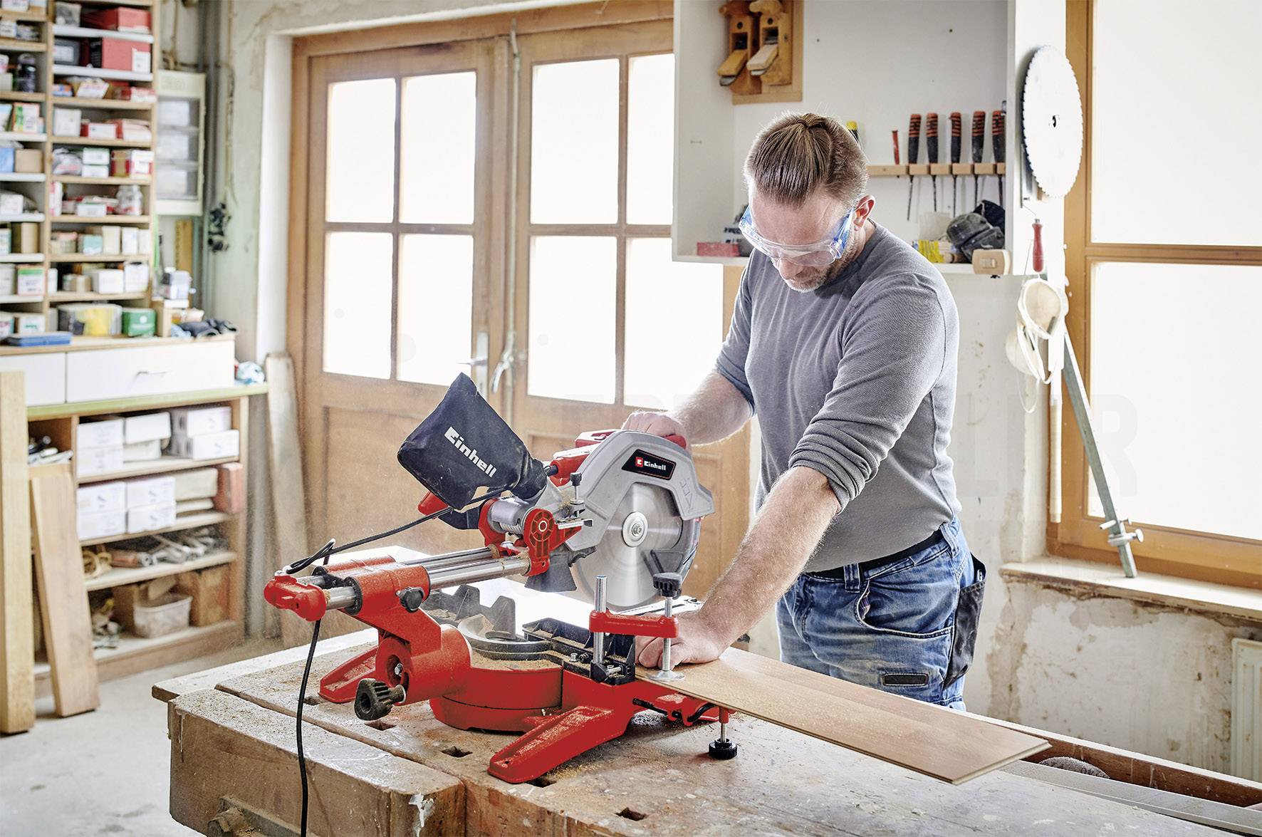 Einhell TC-SM 254 Zug-Kapp- und Gehrungssäge 1900kW