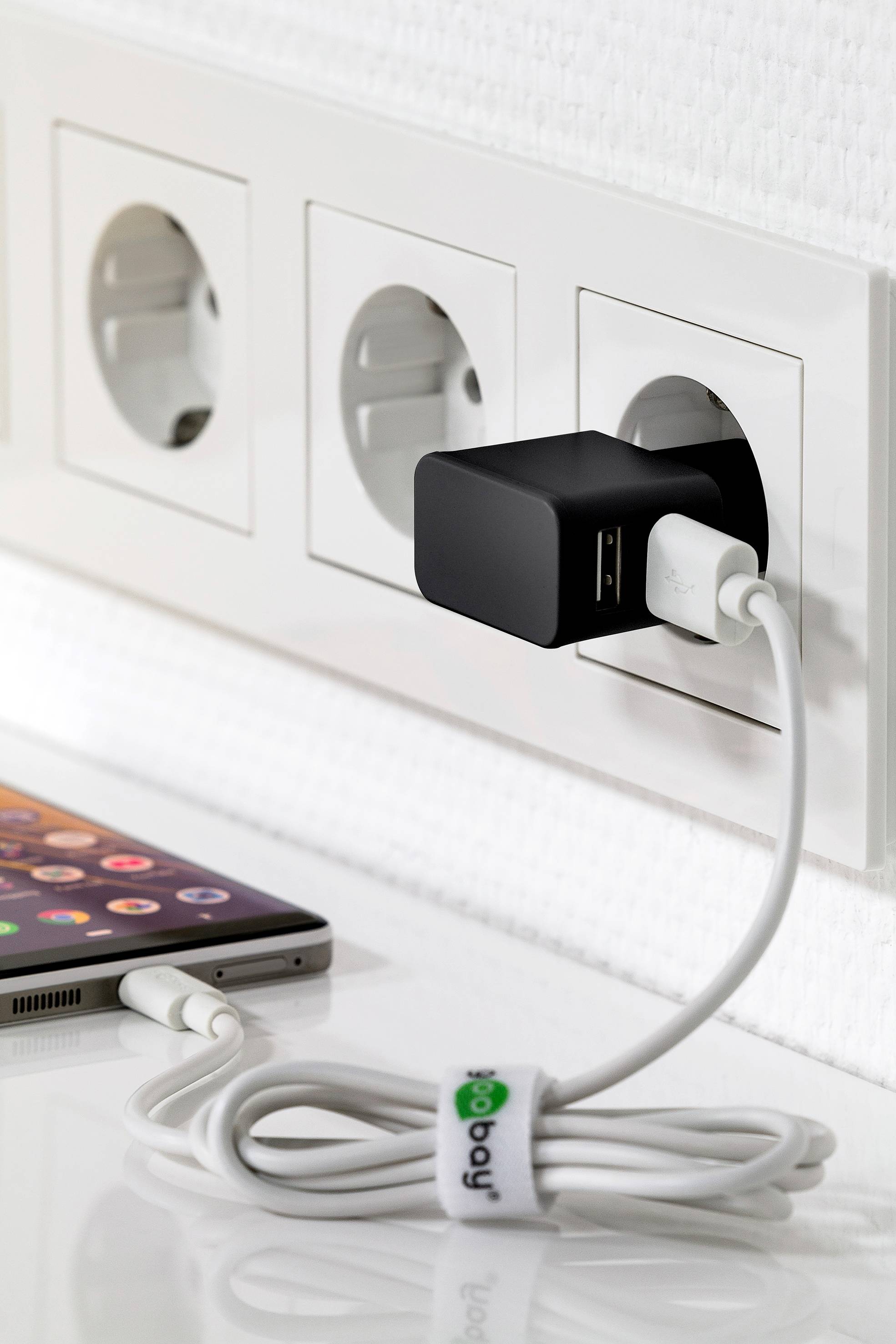 Goobay USB Ladegerät 12 W USB 2.0 Buchse A Schwarz Steckdose