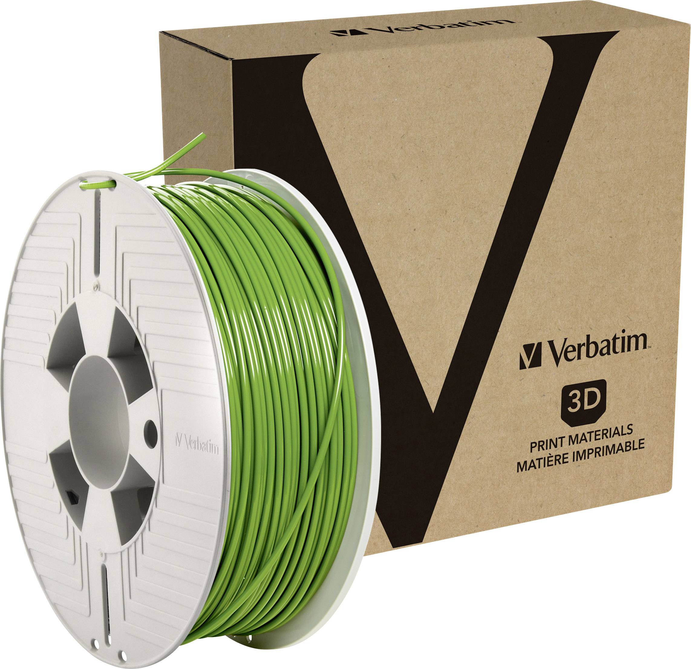 Grüne Spule aus 3D-Druckmaterial von Verbatim, vor ihrer Verpackung. Verpackung zeigt den Schriftzug 'Verbatim 3D PRINT MATERIALS'.