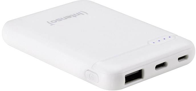 Eine weiße tragbare Powerbank mit einem USB-Anschluss und einem Ladezustandsanzeiger. Markenname 'Intenso' sichtbar.