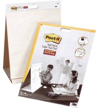 'Post-it Super Sticky Table Top Pad', Selbstklebender Block auf Staffelei, ideal für Präsentationen, im Bild beschrieben.