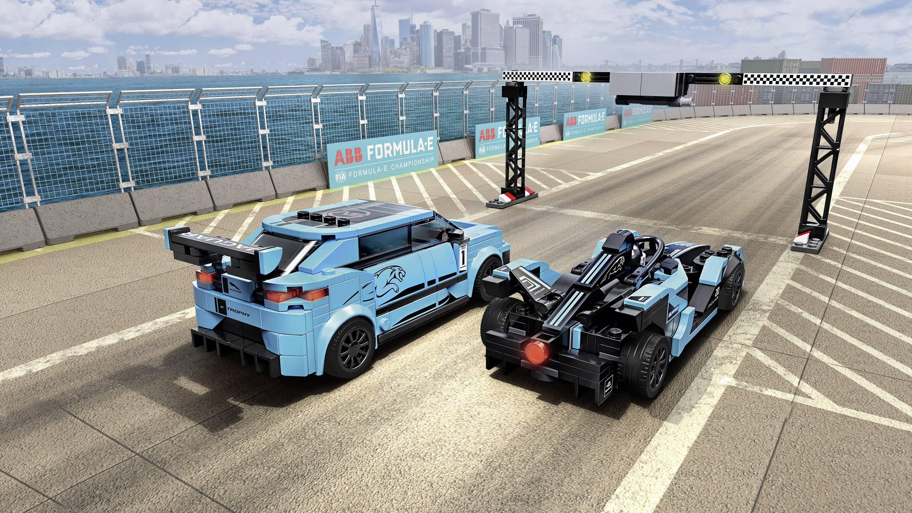 76898 LEGO® SPEED CHAMPIONS Formula E Panasonic Jaguar Racing GEN2 car & Jaguar I-PACE eTROPHY