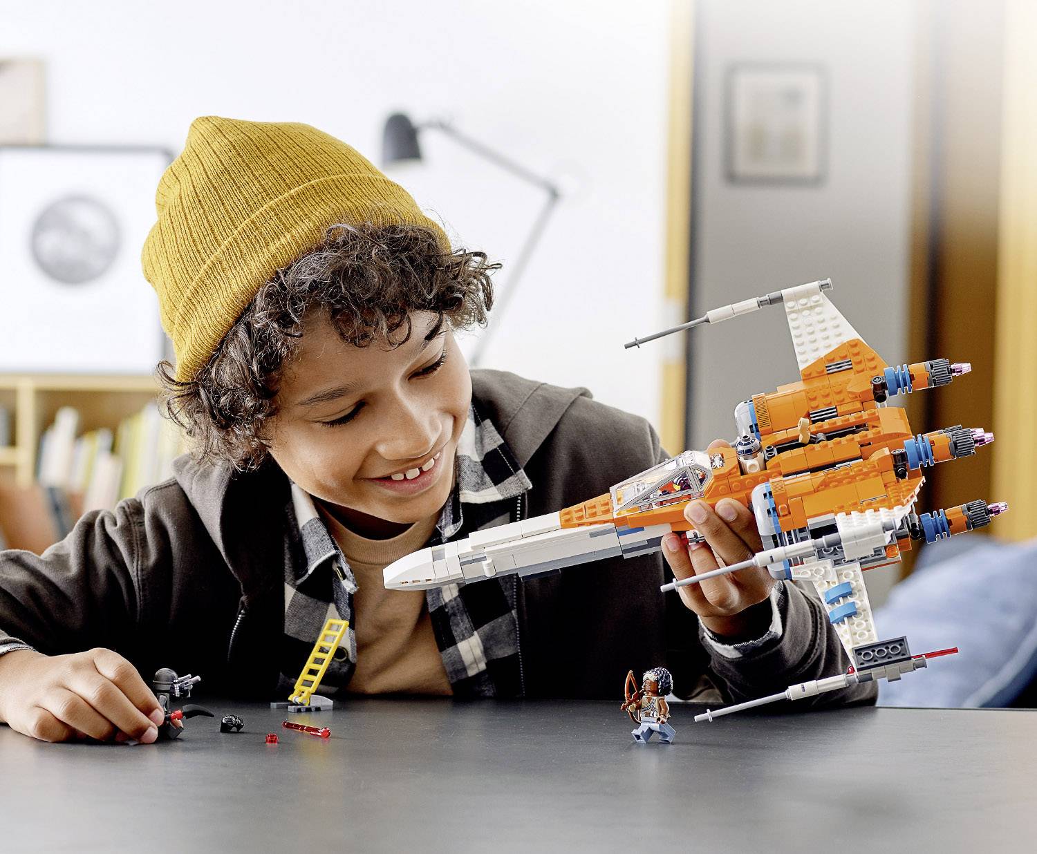 75273 LEGO® STAR WARS™ Poe Damerons X-Wing Starfighter™