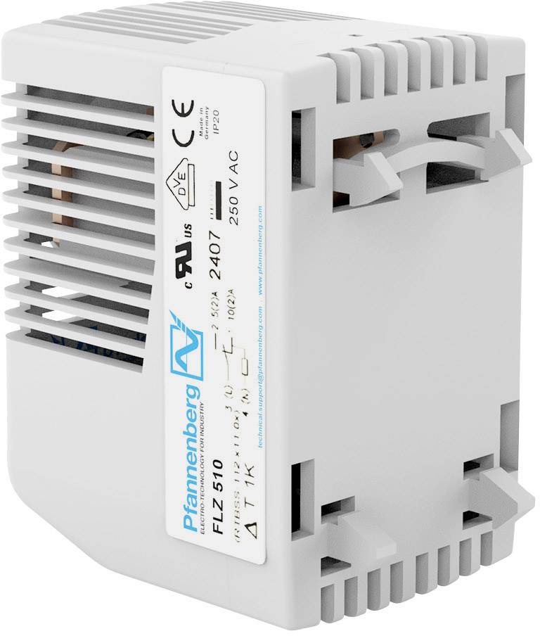 Ein graues elektrisches Heizelement mit Lamellen und etikettierten Zertifizierungssymbolen und technischen Spezifikationen an der Seite.